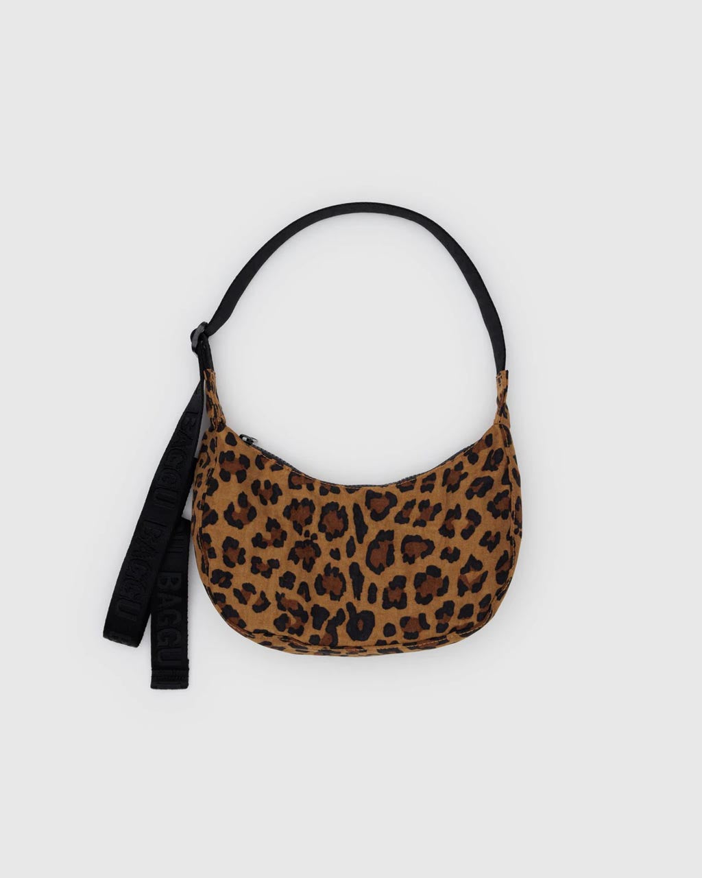 BAGGU ヒョウ柄 ショルダーバッグ Small Nylon Crescent Bag w/ Key Leash - Leopard – ban.do