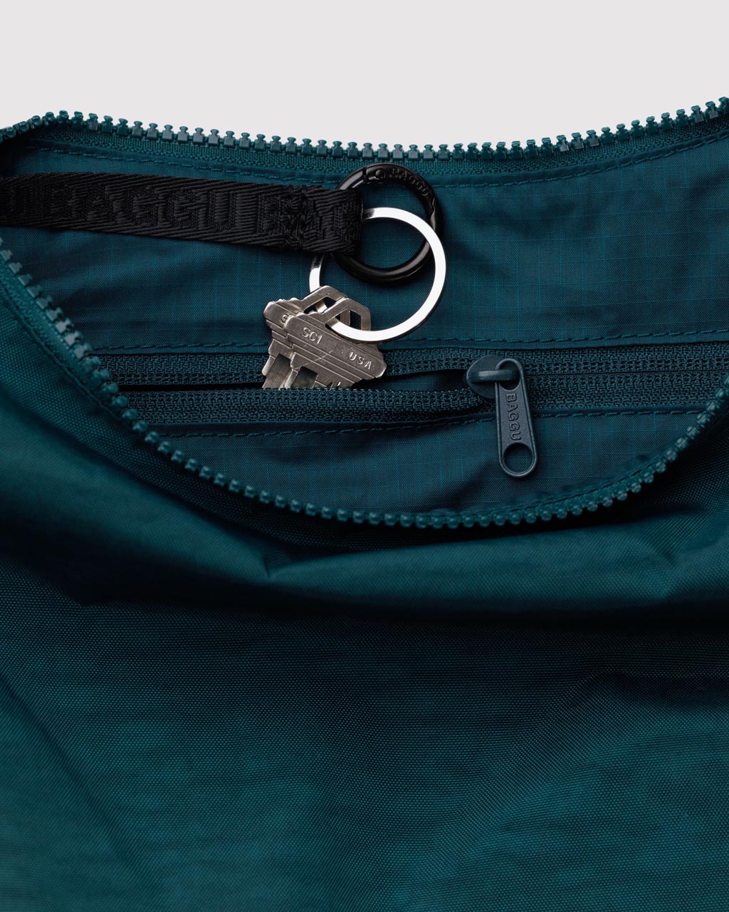 Baggu - Medium Nylon Crescent Bag