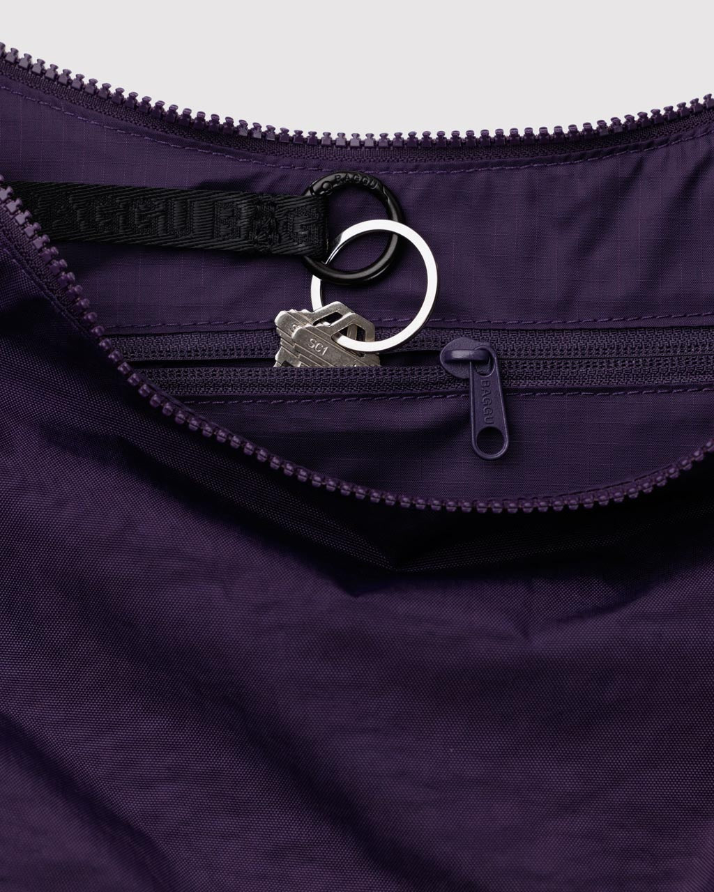 Baggu Medium Nylon Crescent Bag Baggu Medium Nylon Crescent Bag