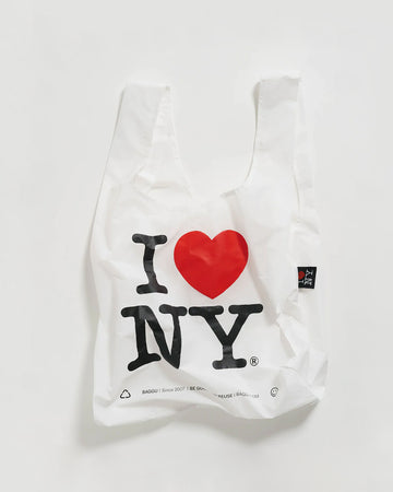 white standard baggu with traditional 'I love NY' graphic