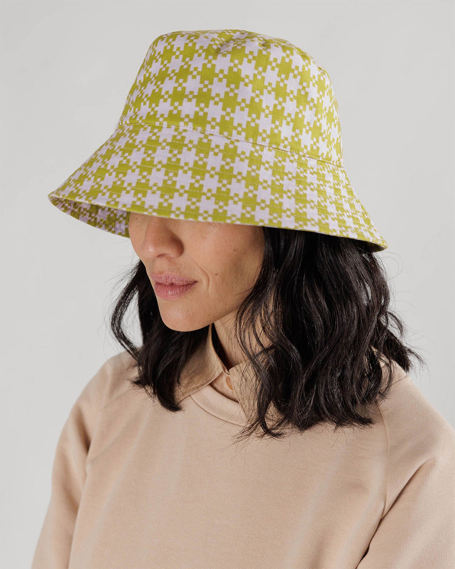 Baggu Packable Sun Hat in Pink Pistachio Pixel Gingham – Annie's Blue  Ribbon General Store
