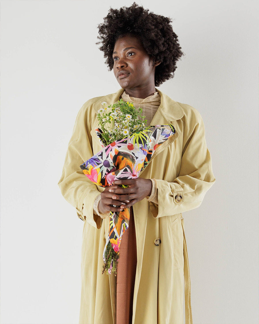 model with reusable cloth wrapped around flowers