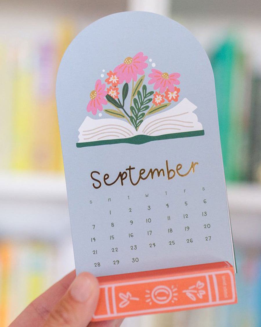 book-lover-s-2025-mini-desk-calendar-ban-do