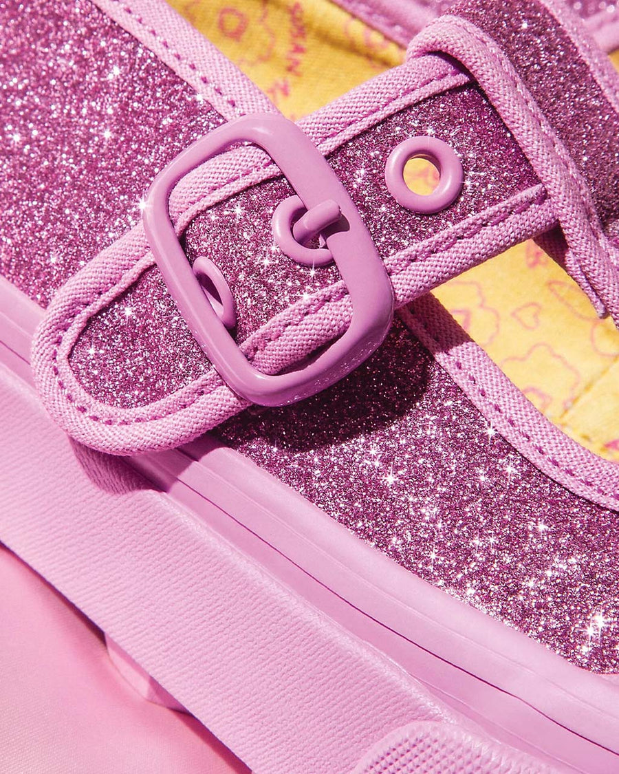 up close of pink glitter buckle