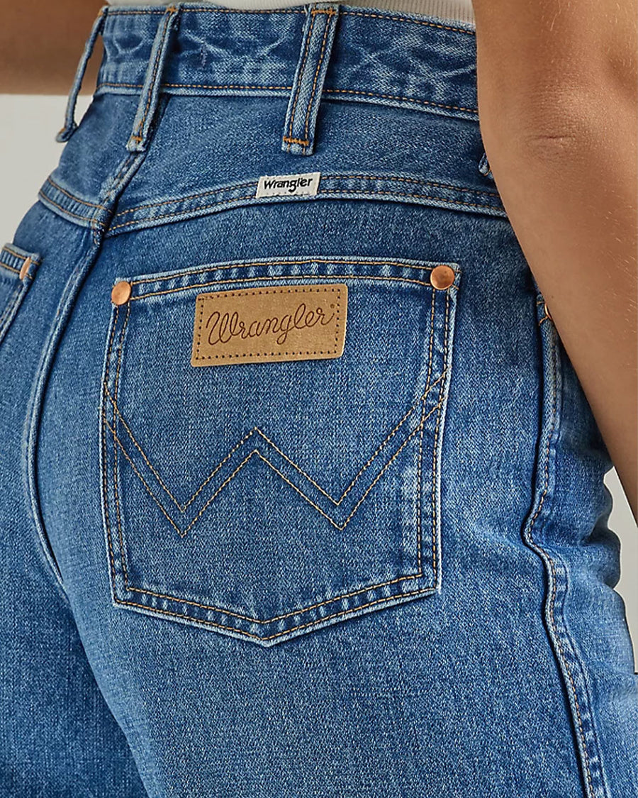 up close of wrangler patch on back pocket