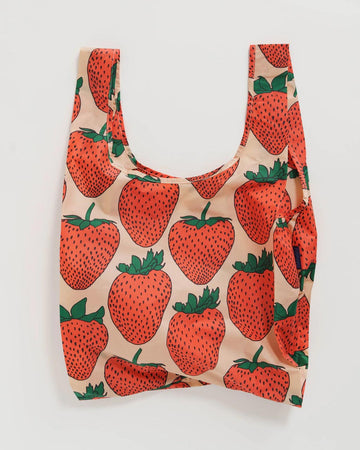 standard blush pink baggu with all over red strawberry print