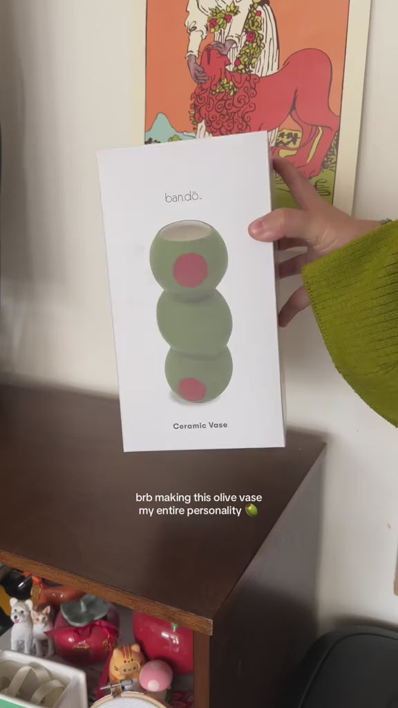 model showcasing triple olives stacked vase