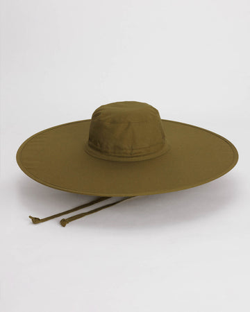 wide brim packable hat in green/brown color