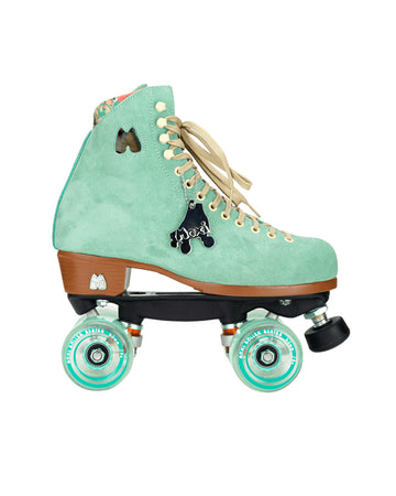 side view of moxi roller skate in floss